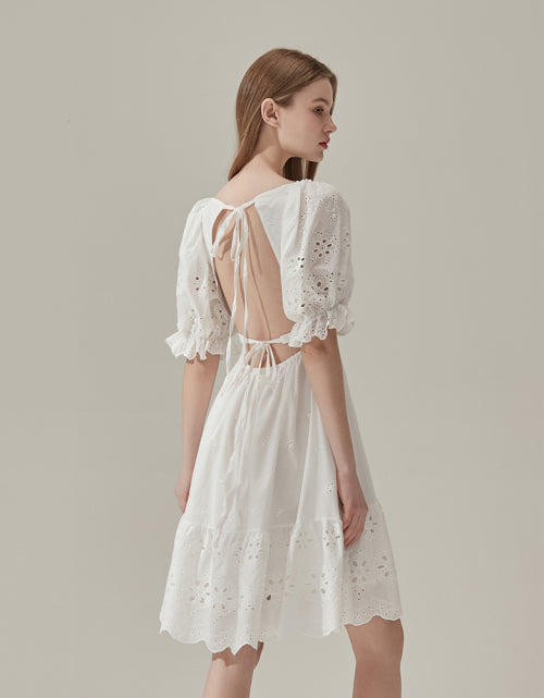 리디아 펀칭 백리스 미니 원피스