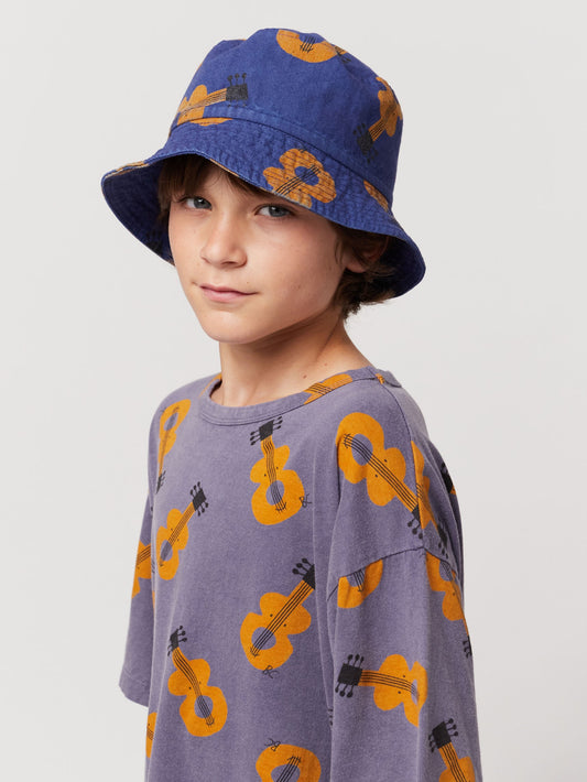 어쿠스틱 기타 올 오버 모자