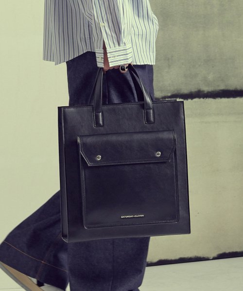 톱스티치 레더 포켓 토트백 _ 블랙