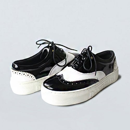 소가죽 윙팁 스니커즈 크리스텔라 블랙&화이트