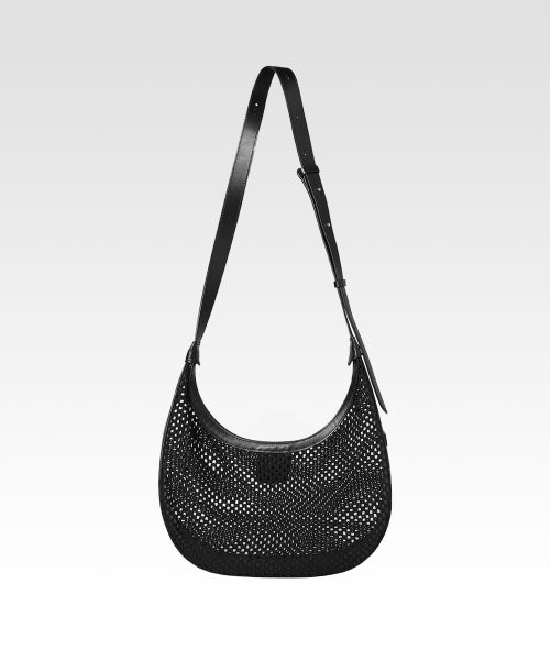 미니 크레센트 매쉬 패널 레더 백 블랙