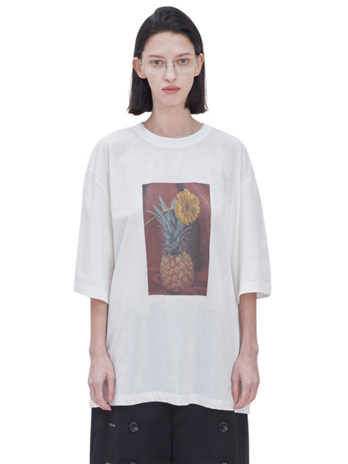 RED PICTURESQUE T-SHIRT