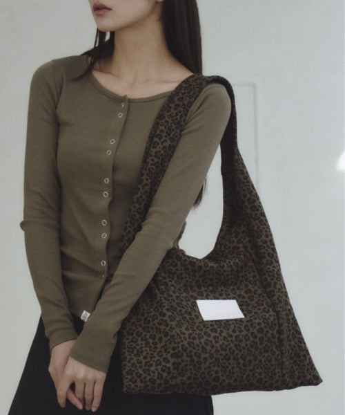 레오파드 스웨이드 숄더백 [카키]