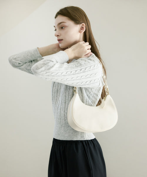 비건 레더 하프문 호보백 크림