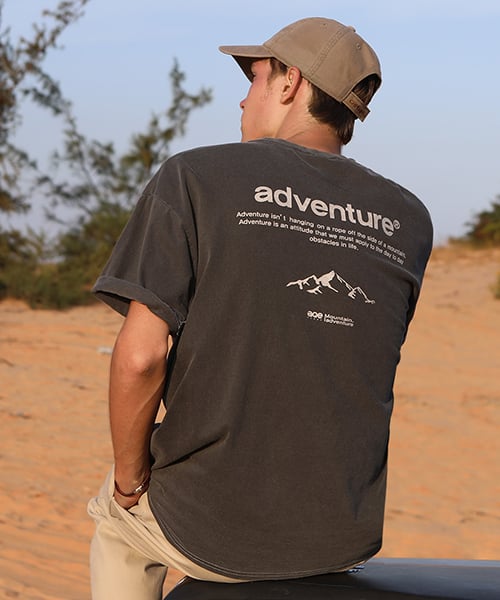어드벤쳐 폰트 피그먼트 오버핏 반팔티셔츠 다크그레이 FST705