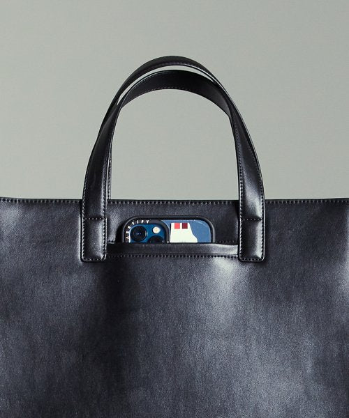 톱스티치 레더 포켓 토트백 _ 블랙