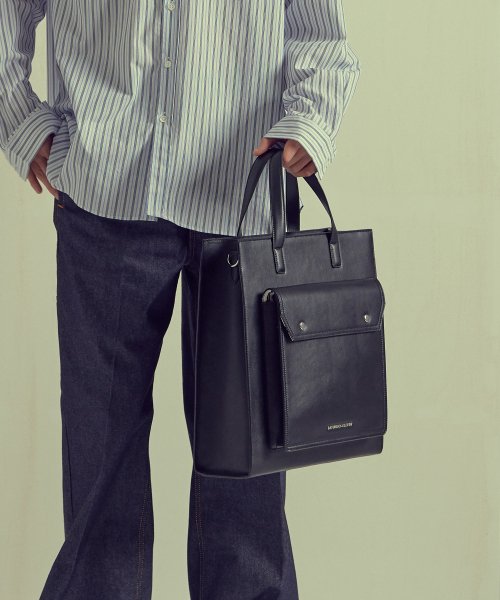 톱스티치 레더 포켓 토트백 _ 블랙