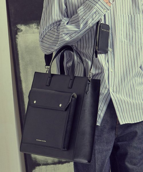 톱스티치 레더 포켓 토트백 _ 블랙