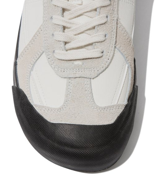 Ditto Ami Black White