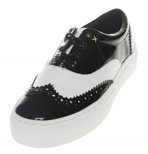 소가죽 윙팁 스니커즈 크리스텔라 블랙&화이트