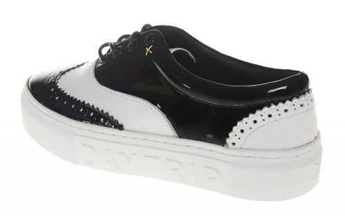 소가죽 윙팁 스니커즈 크리스텔라 블랙&화이트