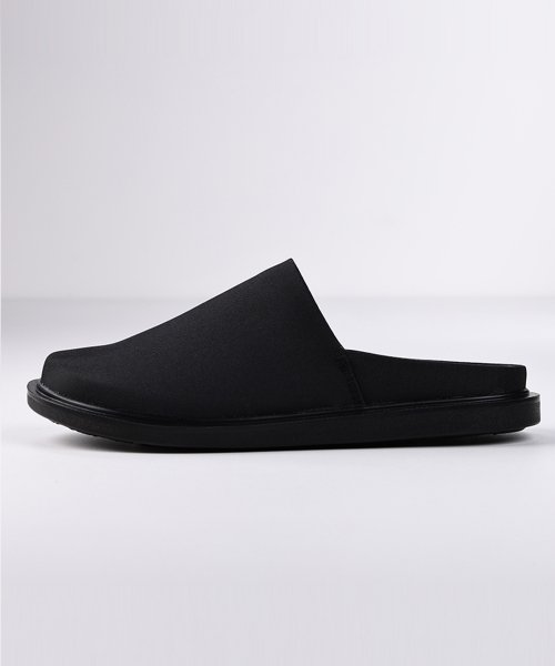 플라스틱 뮬 로우 클로그 블랙(MUPLL01)