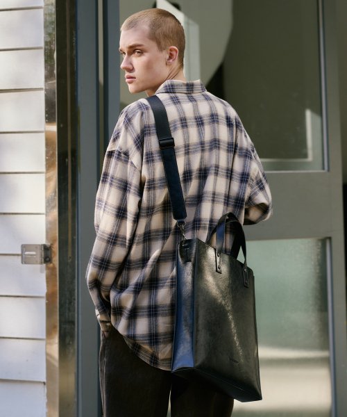 크랙드 스퀘어 토트백 [BLACK]