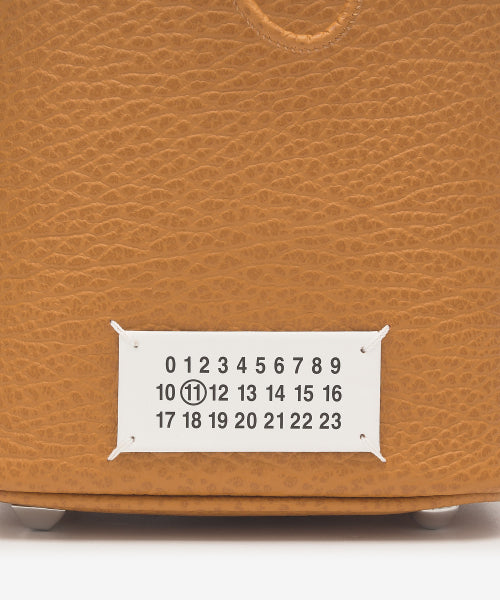 스몰 5AC 버킷백 - 머스타드 / S61WG0035P4348T2336