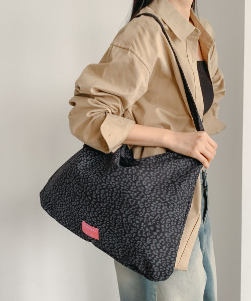 젬마 레오파드 데일리 숄더백