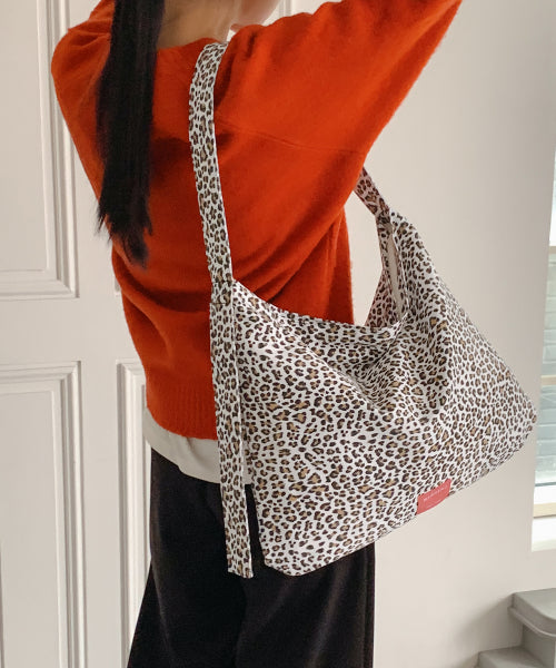 젬마 레오파드 데일리 숄더백