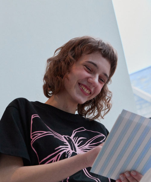 BIG RIBBON LINE T SHIRT BLACK PINK