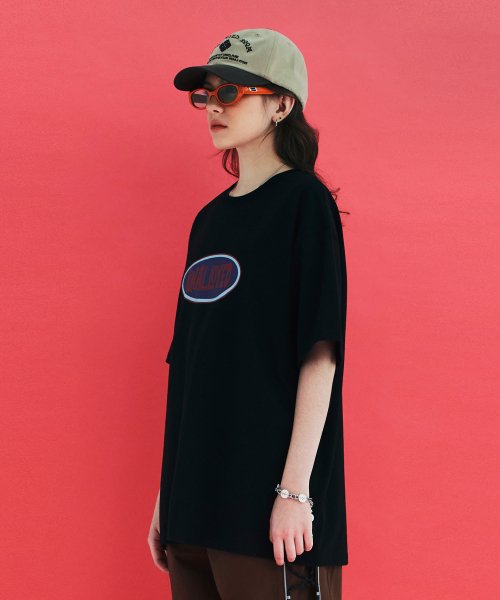 오발 로고 티셔츠 / 블랙