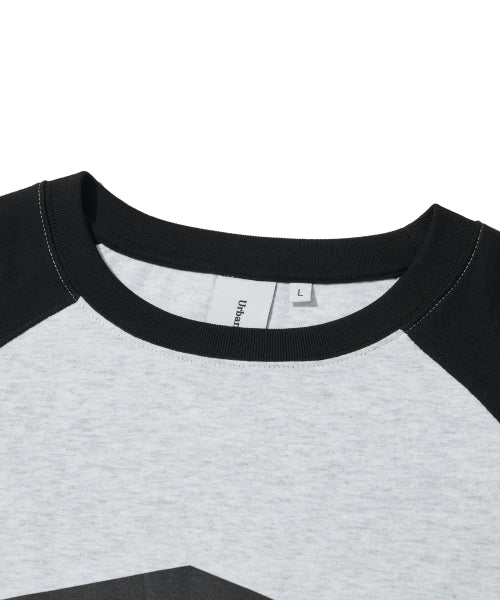 Dog House Graphic Raglan T-Shirt_Black