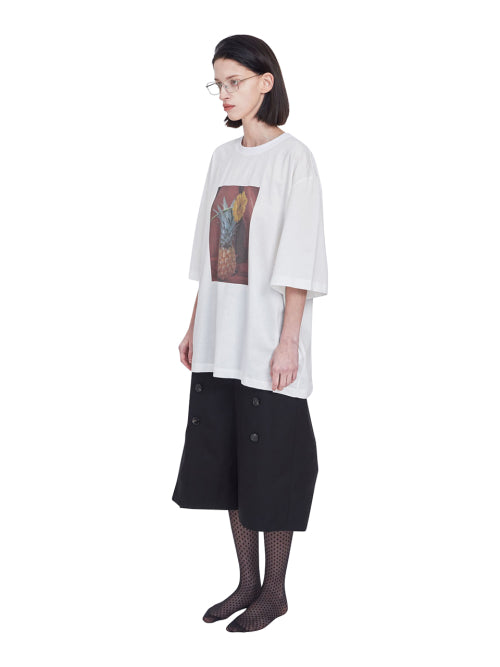 RED PICTURESQUE T-SHIRT