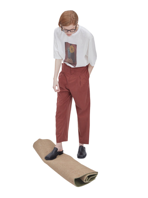 RED PICTURESQUE T-SHIRT