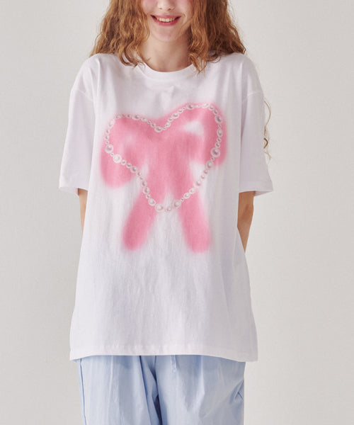 PEARL HEART RIBBON OVER FIT T SHIRT WHITE PINK