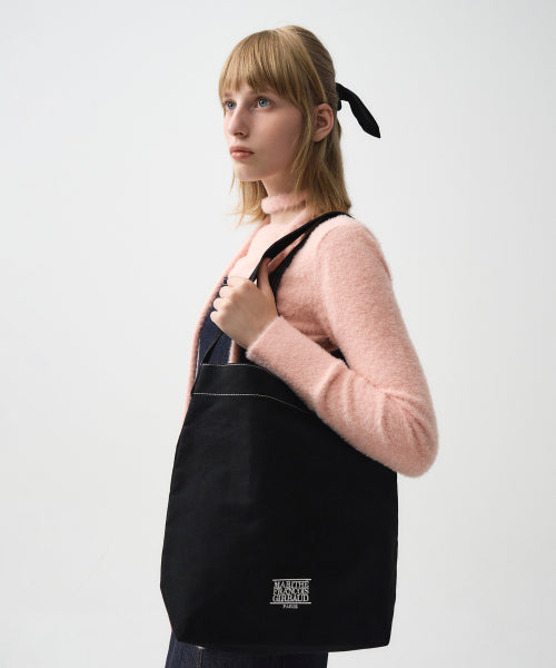 CLASSIC LOGO BUCKET BAG black