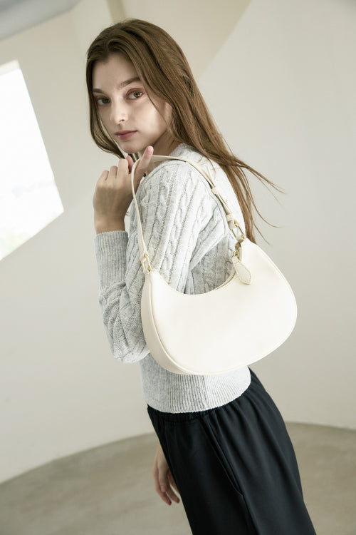 비건 레더 하프문 호보백 크림