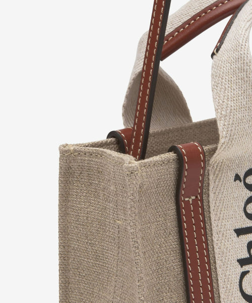 미니 리넨 우디 토트백 - 화이트:브라운 / CHC22AP237I2690U